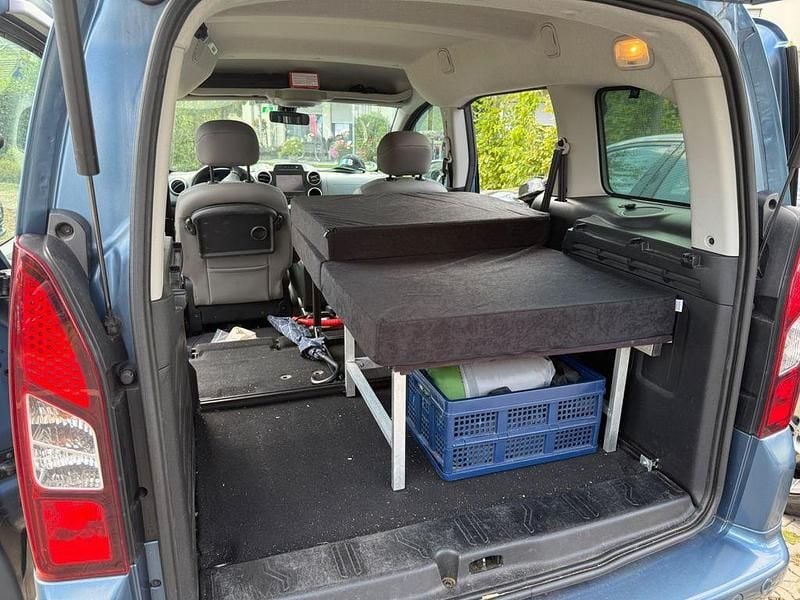 Blau Gebraucht 2015 Citroën Berlingo SELECTION Van / Kleinbus | 6.300 € (Guter Preis) - Bild 1/3