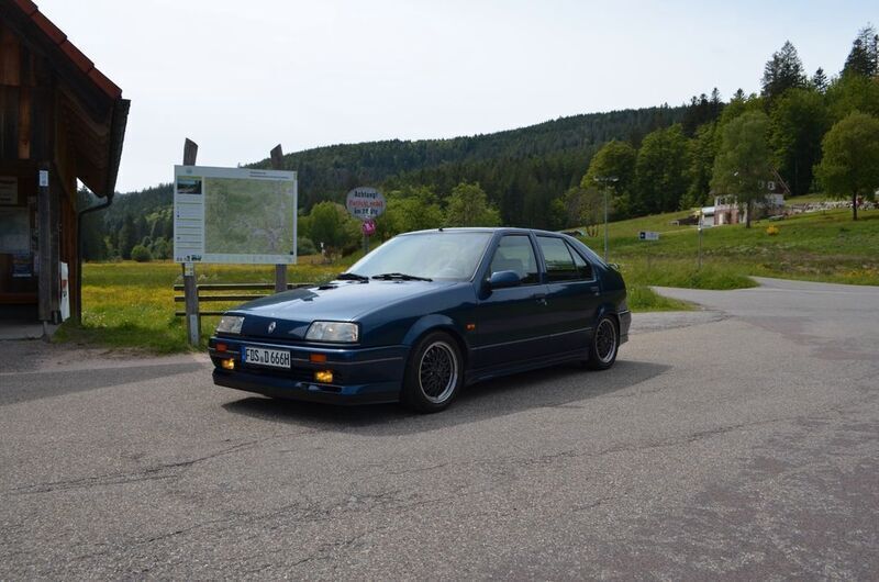 Blau Gebraucht 1991 Renault 19 Limousine | 8.800 € - Bild 1/4