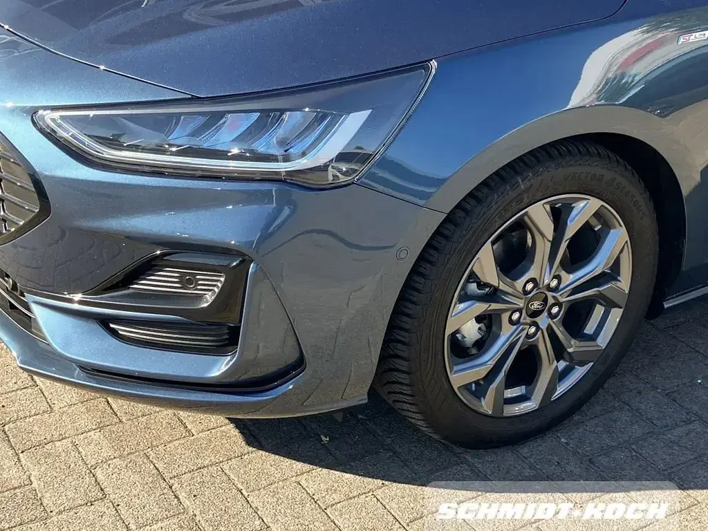 Gebraucht Ford Focus ST-Line X 120 PS (88 kW) 2024 Blau Limousine