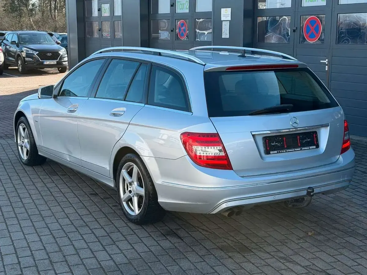 Gebraucht Mercedes C180 Avantgarde 156 PS (114 kW) 2011 Silber Kombi