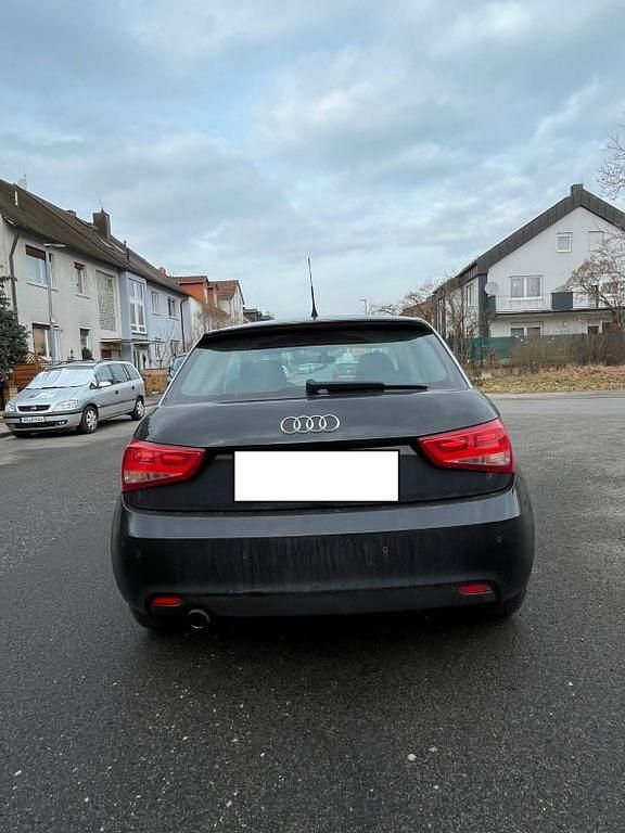 Gebraucht Audi A1 Attraction 86 PS (63 kW) 2011 Schwarz Kleinwagen