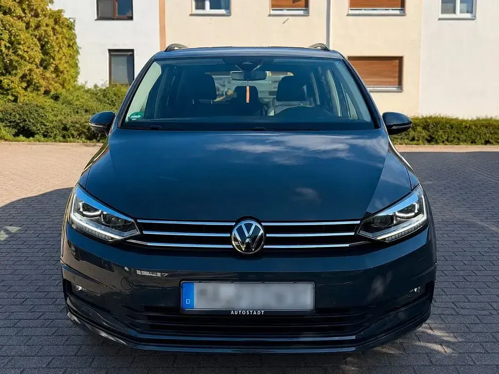 Gebraucht VW Touran 150 PS (110 kW) 2025 Grau Van / Kleinbus