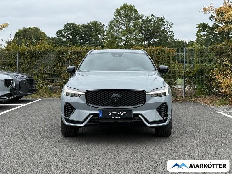 Neu Volvo XC60 Plus 455 PS (334 kW) 2025 Grau SUV