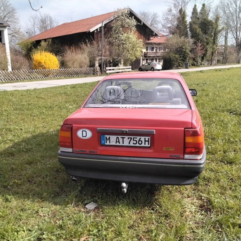 Gebraucht Opel Omega 116 PS (85 kW) 1990 Rot Limousine