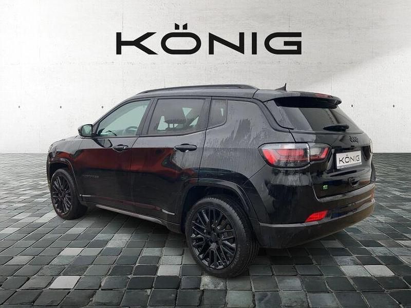 Second-hand Jeep Compass 131 CP (96 kW) 2023 Negru SUV