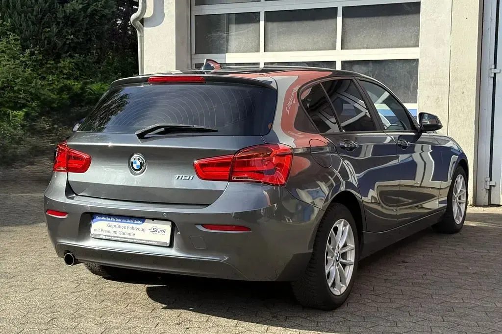 Gebraucht BMW 118 Advantage 136 PS (100 kW) 2017 Grau Kleinwagen