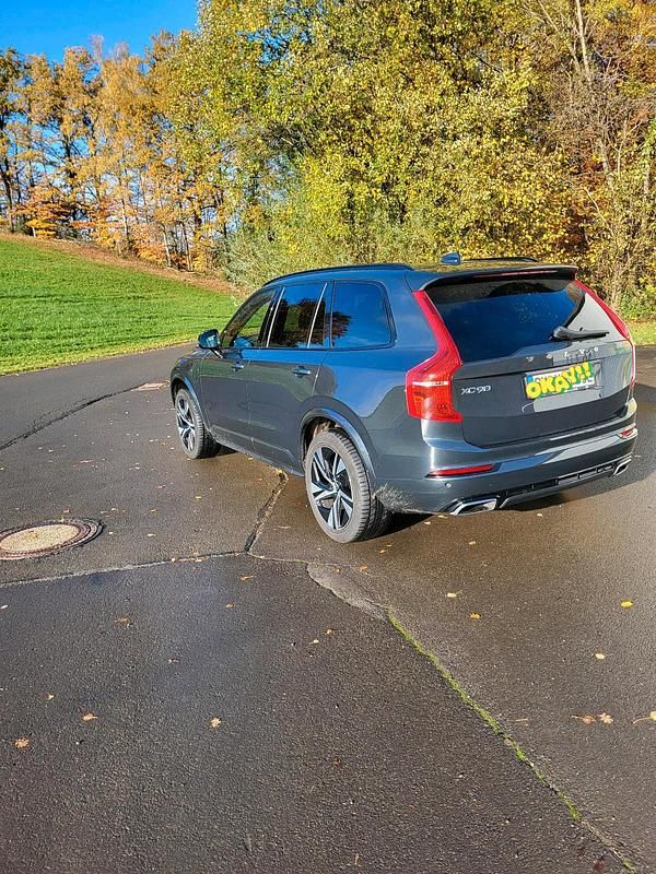 Grau Gebraucht 2020 Volvo XC90 R-Design SUV | 52.600 € - Bild 1/4