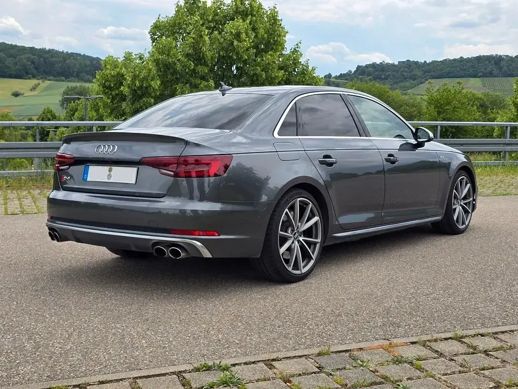 Gebraucht Audi S4 Sport 354 PS (260 kW) 2018 Grau Limousine