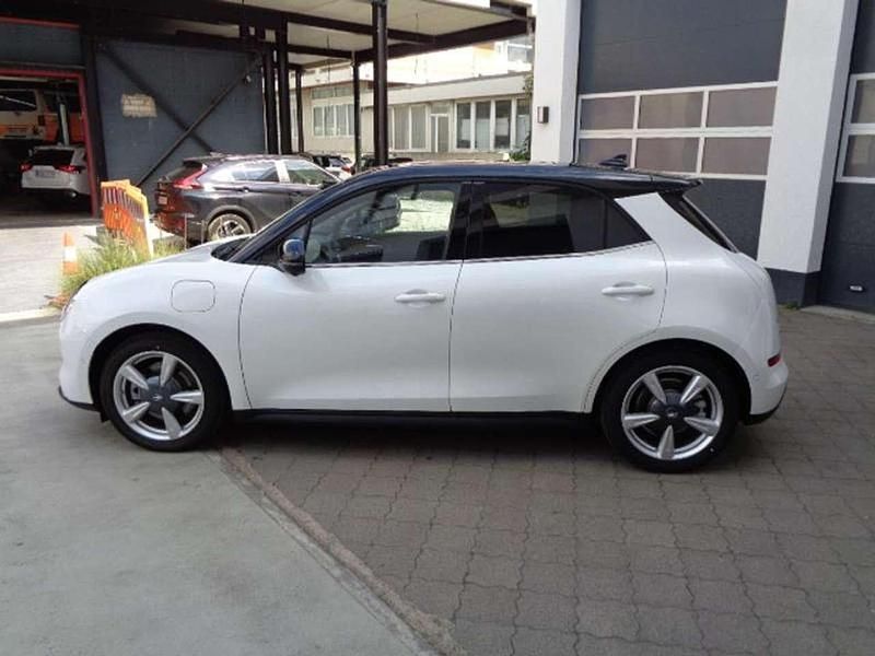 Neu Ora 03 Pro+ 125 kW (171 PS) 2025 Moonlight white/starry black Kleinwagen