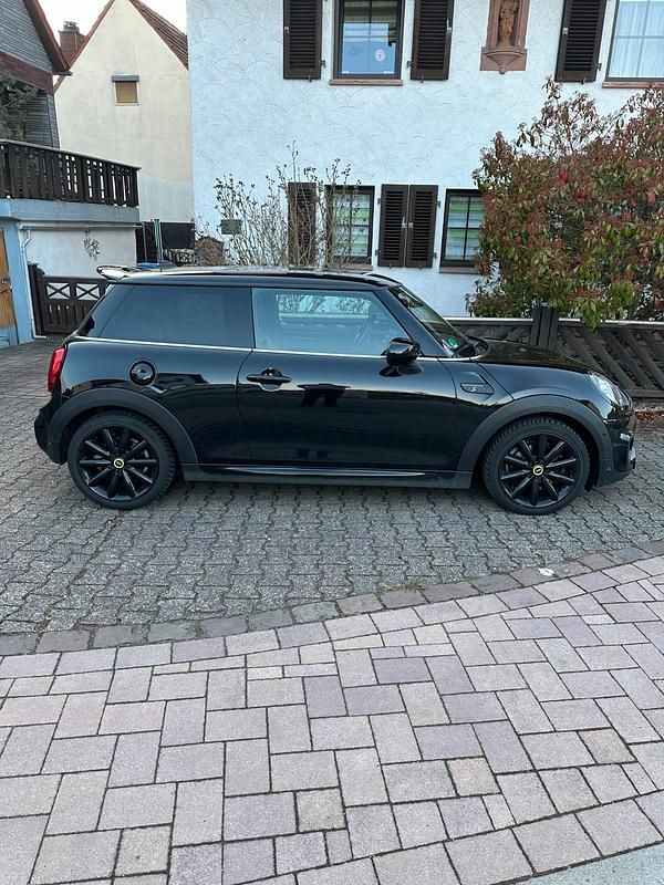 Gebraucht Mini John Cooper Works 198 PS (145 kW) 2019 Schwarz Kleinwagen