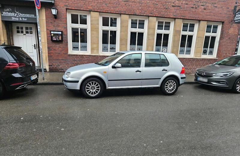 Gebraucht VW Golf IV 105 PS (77 kW) 1999 Silber Kleinwagen