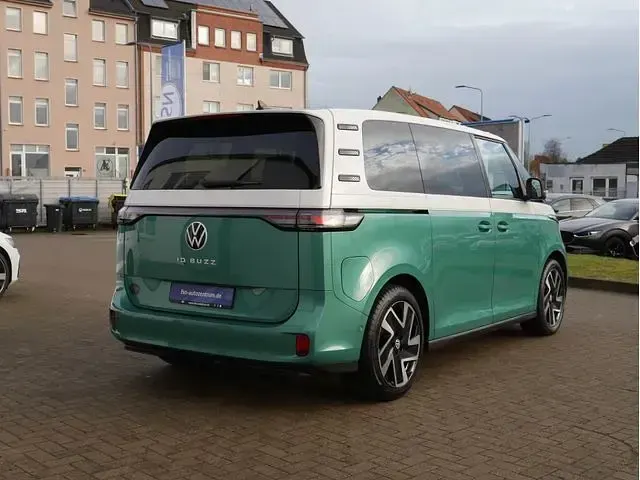 Używany VW ID. Buzz Pro 150 kW (204 KM) 2023 Minivan