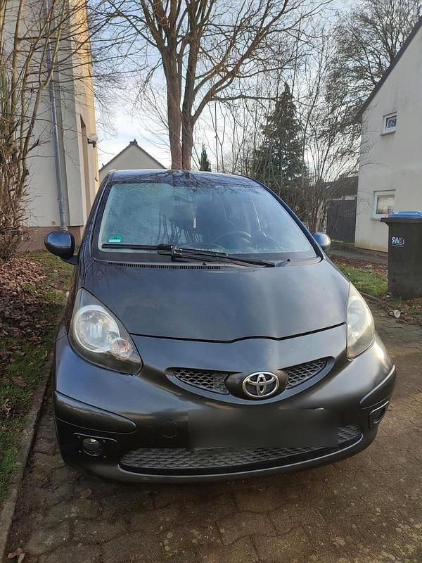Gebraucht Toyota Aygo 68 PS (50 kW) 2006 Grau Kleinwagen