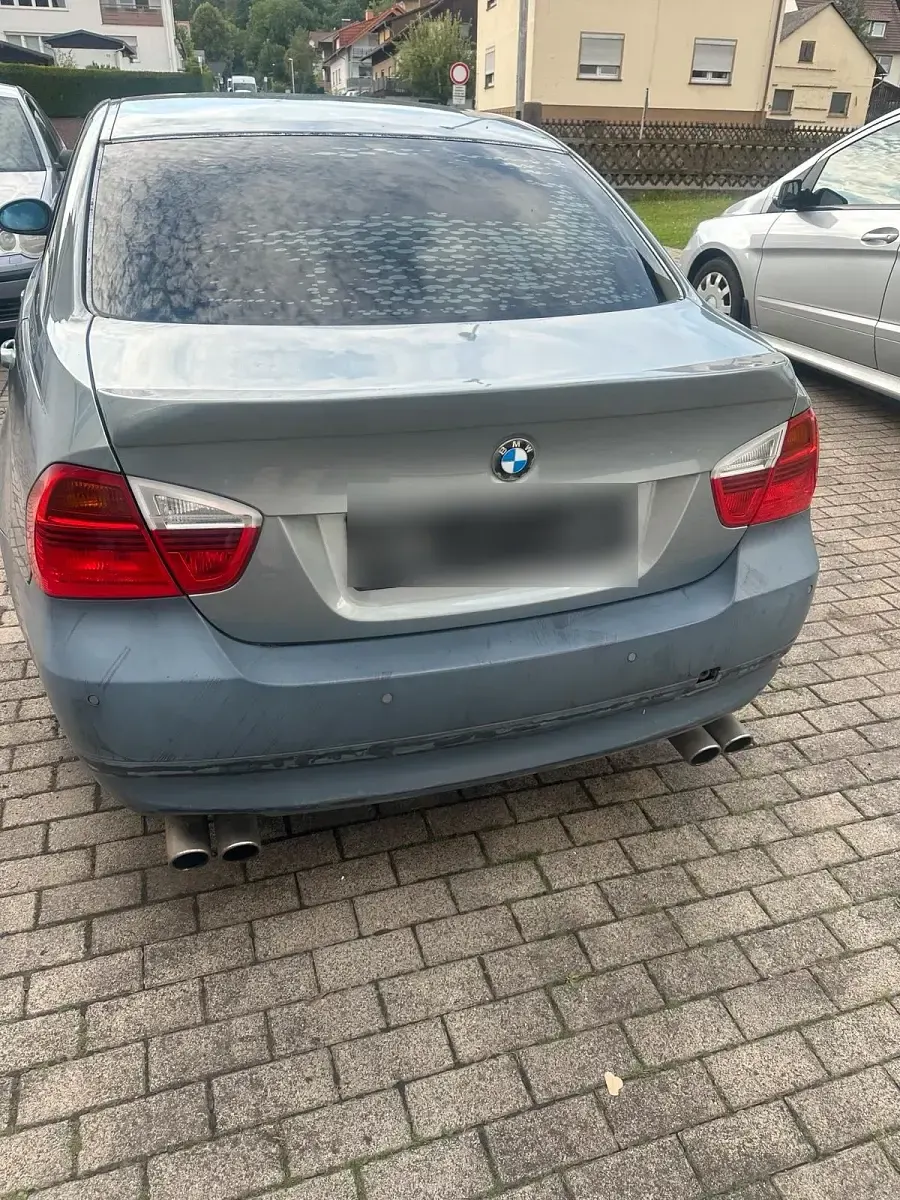 Gebraucht BMW 318 129 PS (94 kW) 2007 Blau Limousine