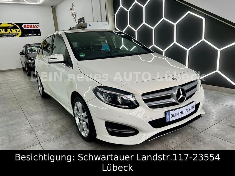Weiß Gebraucht 2016 Mercedes B250 Van / Kleinbus | 16.990 € (Guter Preis) - Bild 1/4