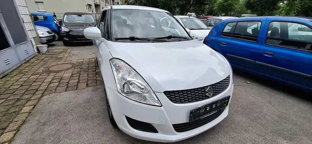 Gebraucht Suzuki Swift Club 94 PS (69 kW) 2012 Weiß Kleinwagen