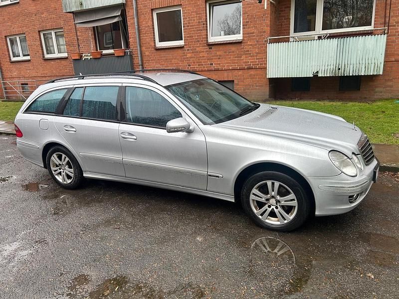 Gebraucht Mercedes E280 Avantgarde 190 PS (139 kW) 2008 Silber Kombi
