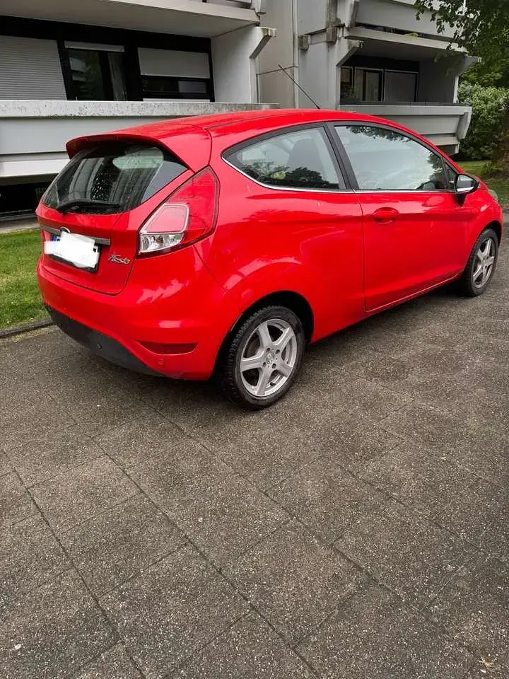 Gebraucht Ford Fiesta Trend 80 PS (58 kW) 2013 Limousine