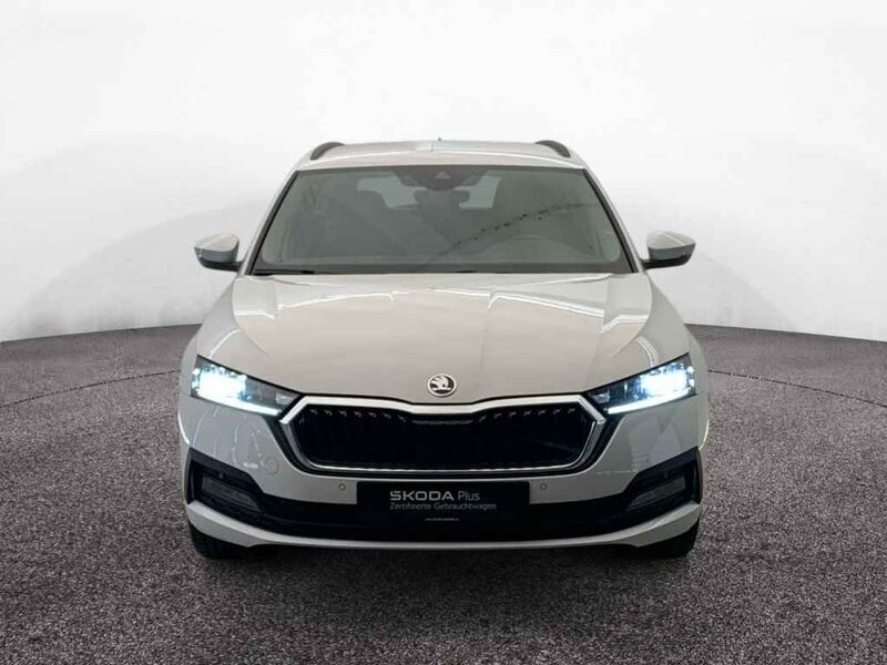 Gebraucht Skoda Octavia Ambition 150 PS (110 kW) 2022 Candyweiss Kombi