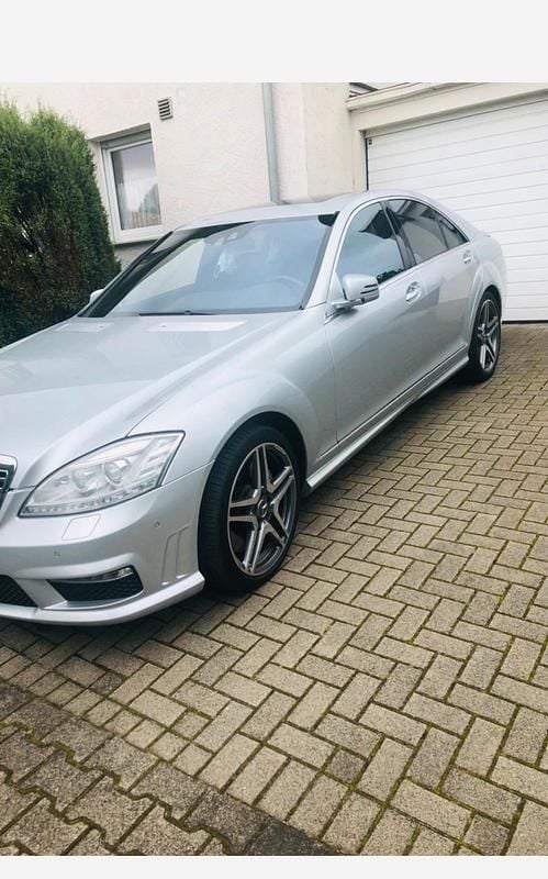 Silber Gebraucht 2009 Mercedes S63 AMG AMG Limousine | 21.999 € (Guter Preis) - Bild 1/4