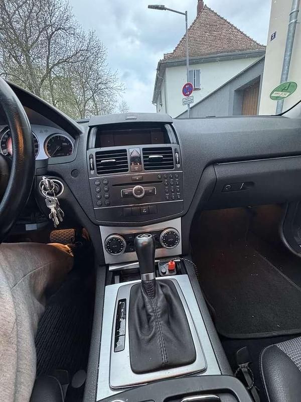 Gebraucht Mercedes C230 Classic 204 PS (150 kW) 2009 Limousine
