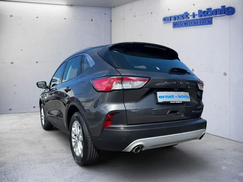 Gebraucht Ford Kuga Titanium 120 PS (88 kW) 2020 Grau SUV