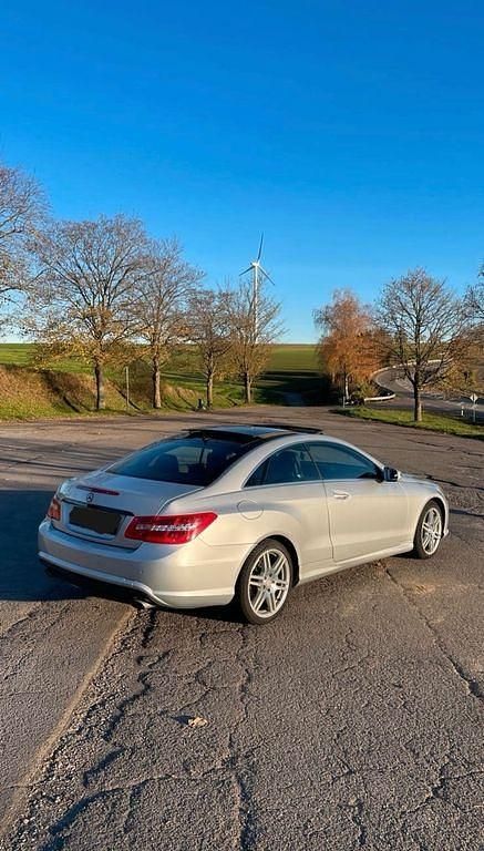 Gebraucht Mercedes E350 AMG line 231 PS (169 kW) 2009 Silber Coupé