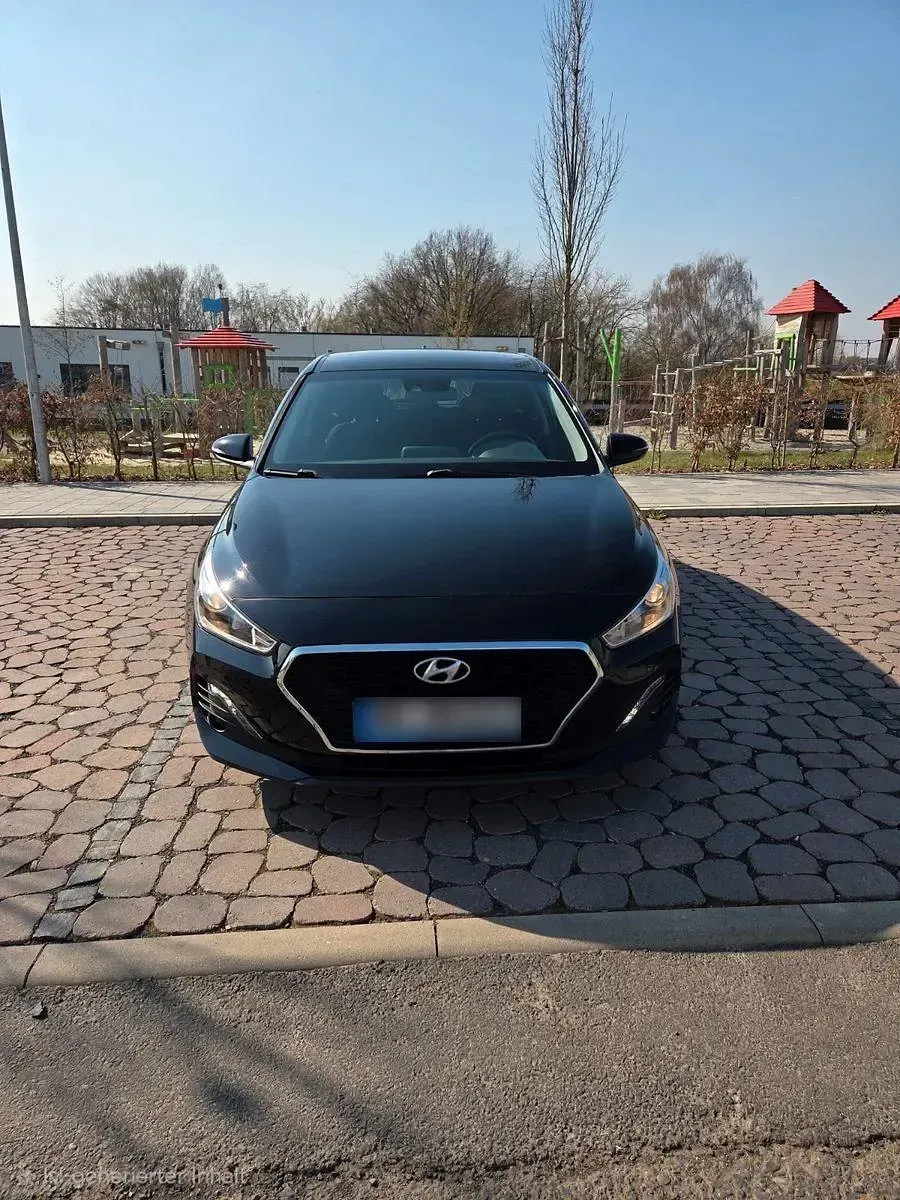 Gebraucht Hyundai i30 YES! 99 PS (72 kW) 2019 Schwarz Limousine