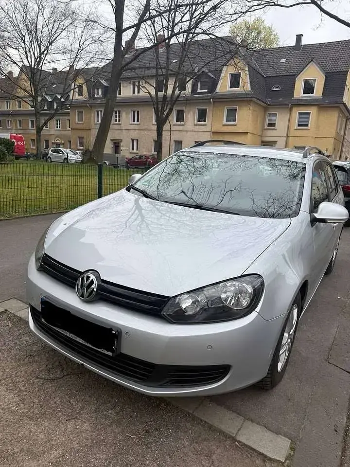 Gebraucht VW Golf VI Comfortline 102 PS (75 kW) 2010 Grau Kleinwagen