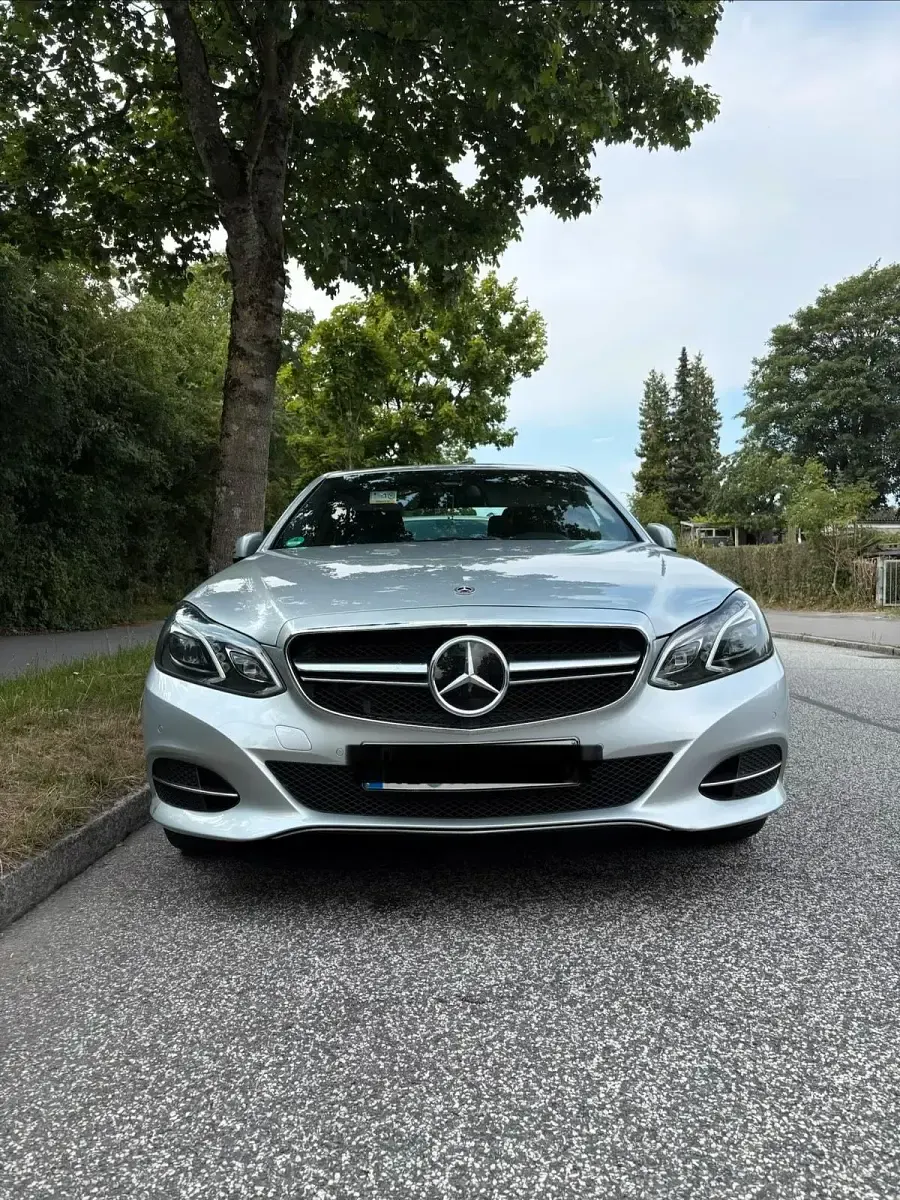 Gebraucht Mercedes E200 136 PS (100 kW) 2015 Silber Limousine