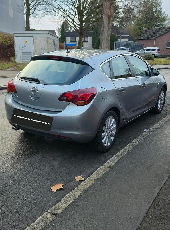 Gebraucht Opel Astra 180 PS (132 kW) 2011 Blau Kombi