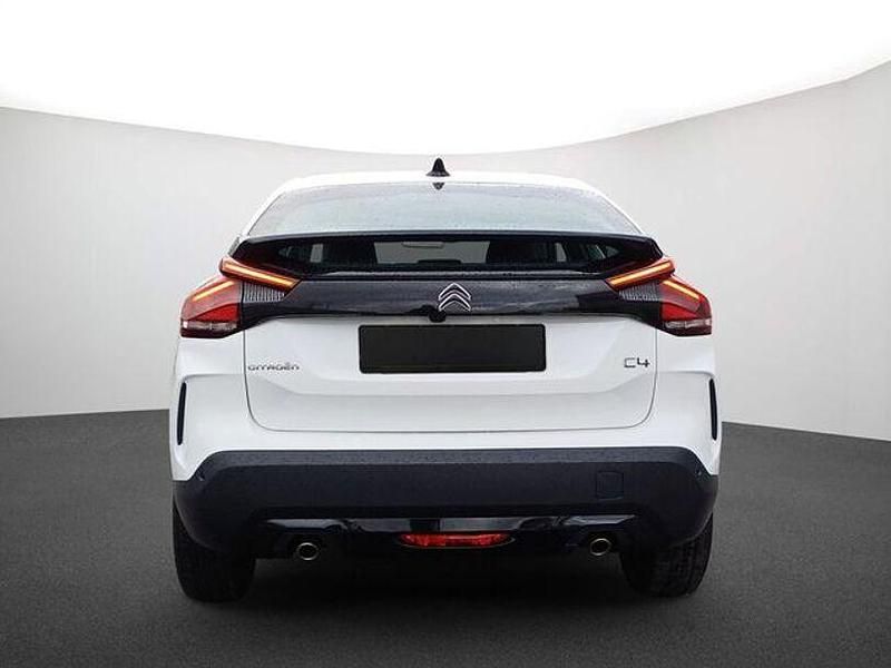 Second-hand Citroën C4 Feel 131 CP (96 kW) 2023 Alb Berlinǎ