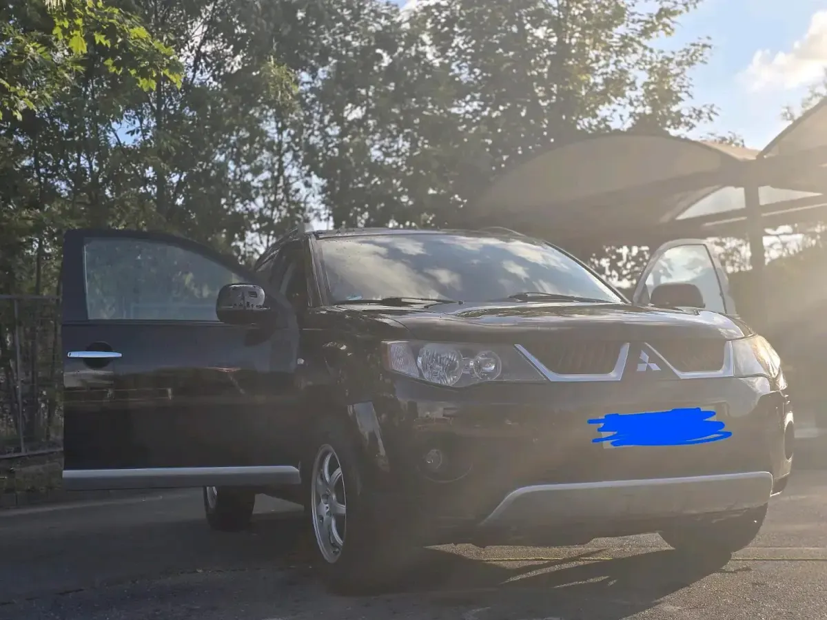 Gebraucht Mitsubishi Outlander 156 PS (114 kW) 2008 Schwarz SUV