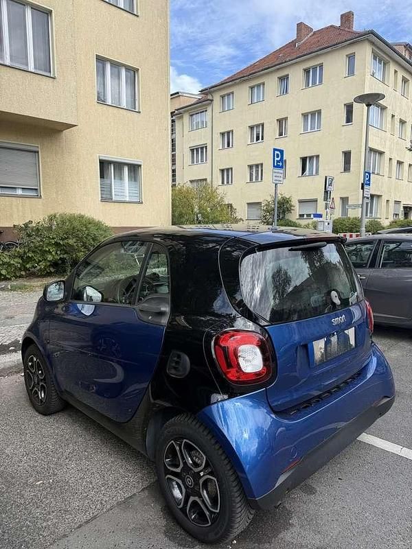 Blau Gebraucht 2016 Smart ForTwo Coupé Coupé | 10.900 € (Fairer Preis) - Bild 1/4