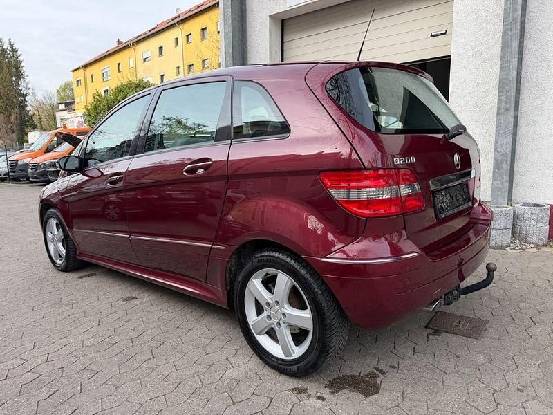 Gebraucht Mercedes B200 140 PS (102 kW) 2007 Rot Van / Kleinbus