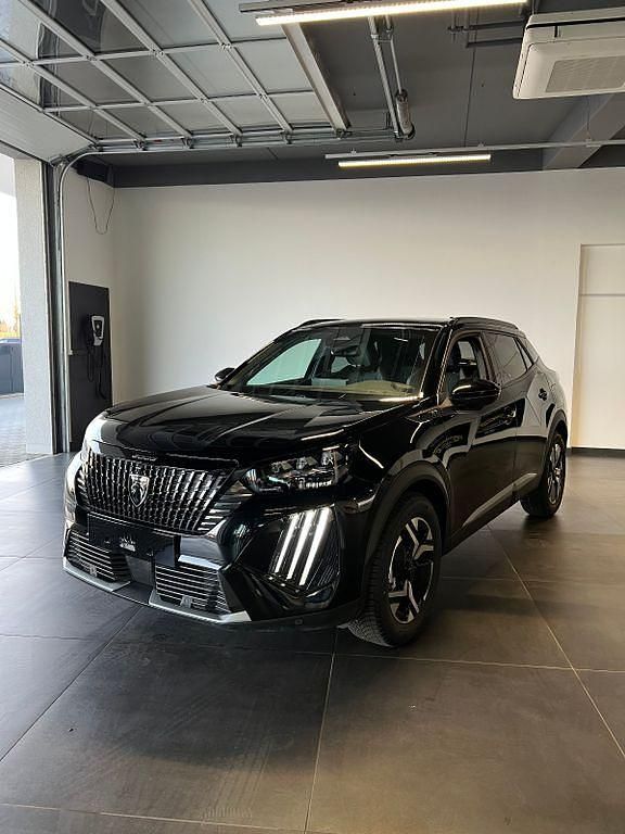 Neu Peugeot 2008 GT 136 PS (100 kW) 2025 Schwarz SUV
