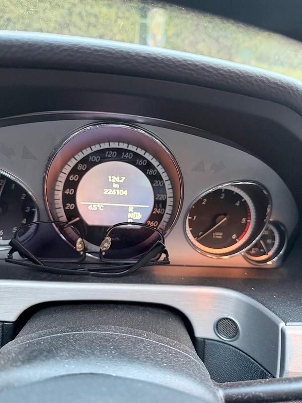 Gebraucht Mercedes E350 Avantgarde 265 PS (194 kW) 2010 Schwarz Kombi