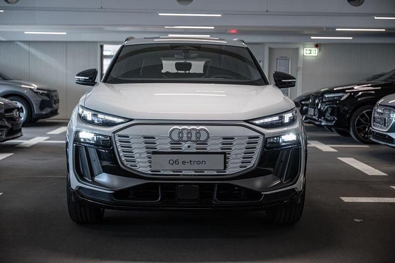 Neu Audi Q6 e-tron Performance 225 kW (306 PS) 2026 Weiß SUV
