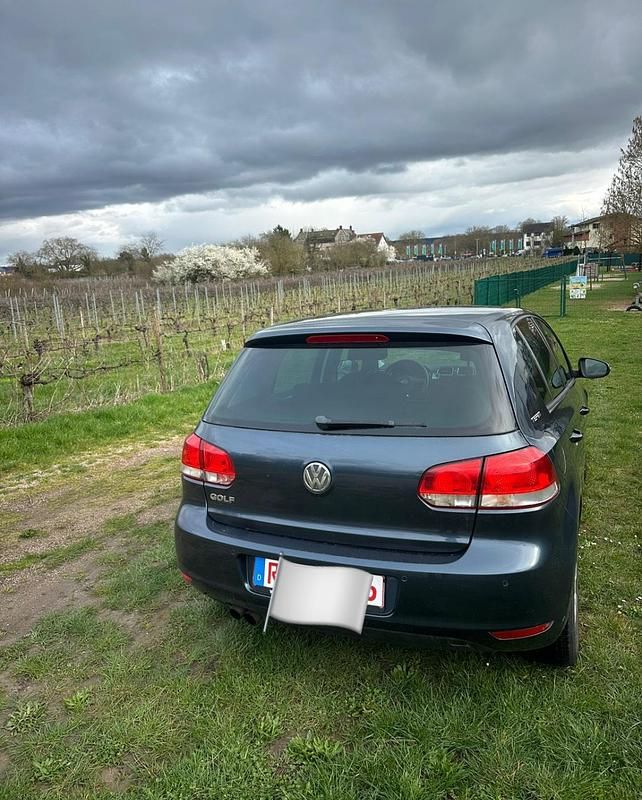Gebraucht VW Golf VI Team 122 PS (89 kW) 2010 Blau Kleinwagen