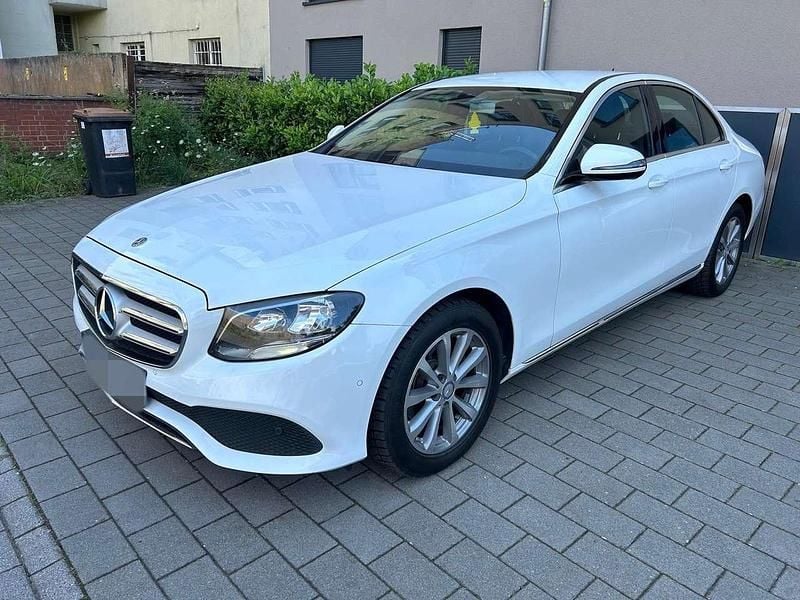 Gebraucht 2017 Mercedes E200 Limousine | 16.900 € (Superpreis) - Bild 1/4