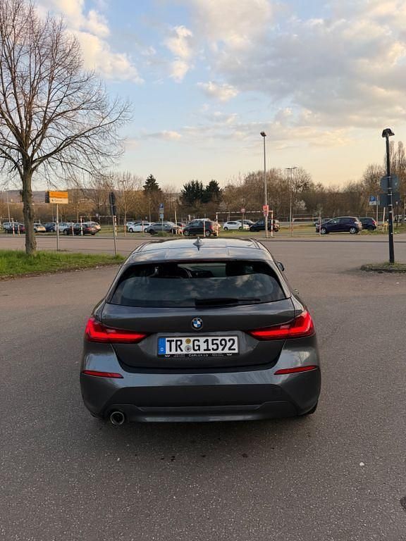 Gebraucht BMW 116 Advantage 116 PS (85 kW) 2021 Grau Kleinwagen