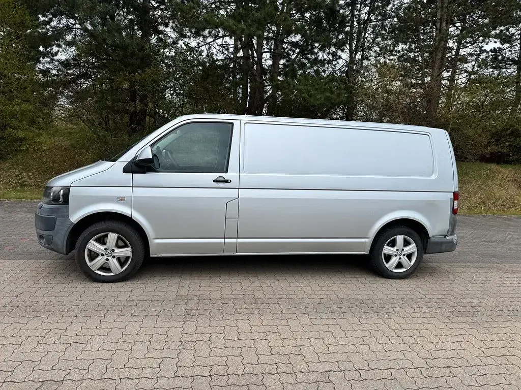 Second-hand VW Transporter 179 CP (131 kW) 2010 Argintiu Van
