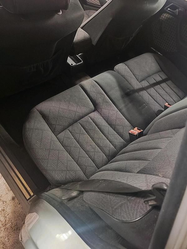 Gebraucht Mercedes 300 113 PS (83 kW) 1992 Silber Kombi