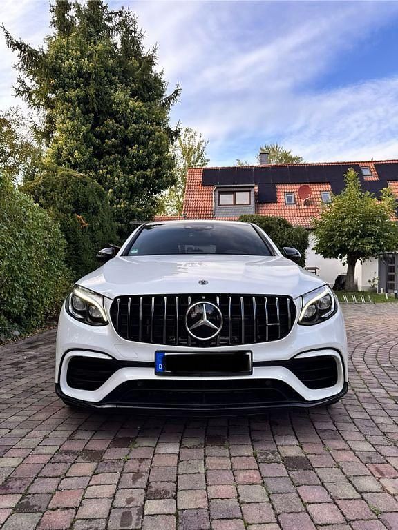 Weiß Gebraucht 2018 Mercedes GLC63 AMG AMG Coupé | 50.999 € (Superpreis) - Bild 1/4