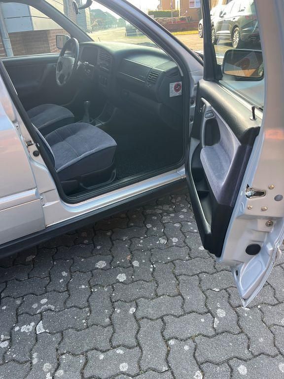 Gebraucht VW Golf III 90 PS (66 kW) 1996 Silber Limousine