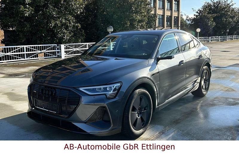 Daytonagrau perleffekt Gebraucht 2022 Audi e-tron Sportback S-Line SUV | 35.900 € (Superpreis) - Bild 1/4