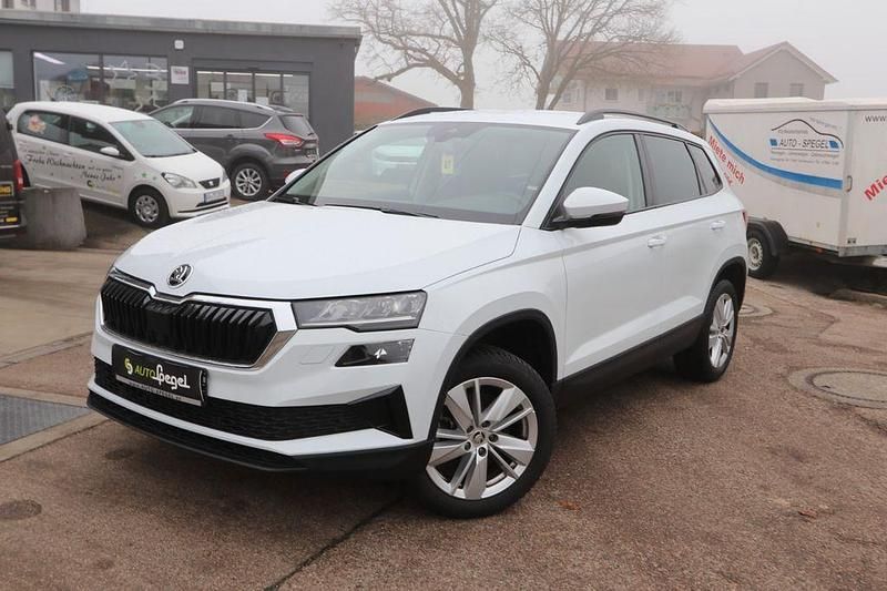 Gebraucht Skoda Karoq Selection 150 PS (110 kW) 2024 Bila moon/moon white SUV