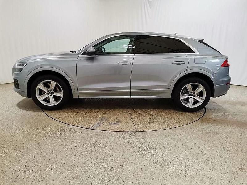 Gebraucht Audi Q8 Ambiente 381 PS (280 kW) 2022 Satellitsilber metallic SUV