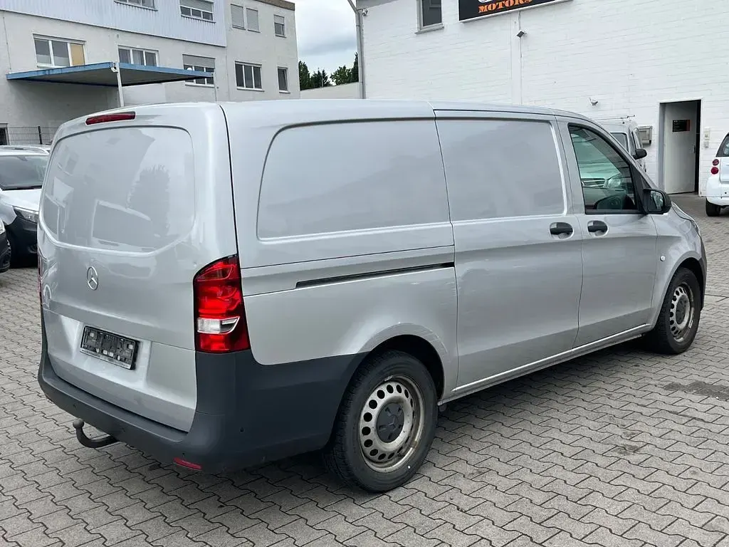 Gebraucht Mercedes Vito 136 PS (100 kW) 2018 Silber Van
