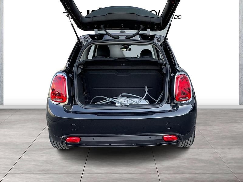 Gebraucht Mini Cooper SE Hatch 135 kW (184 PS) 2023 Schwarz metallic Kleinwagen
